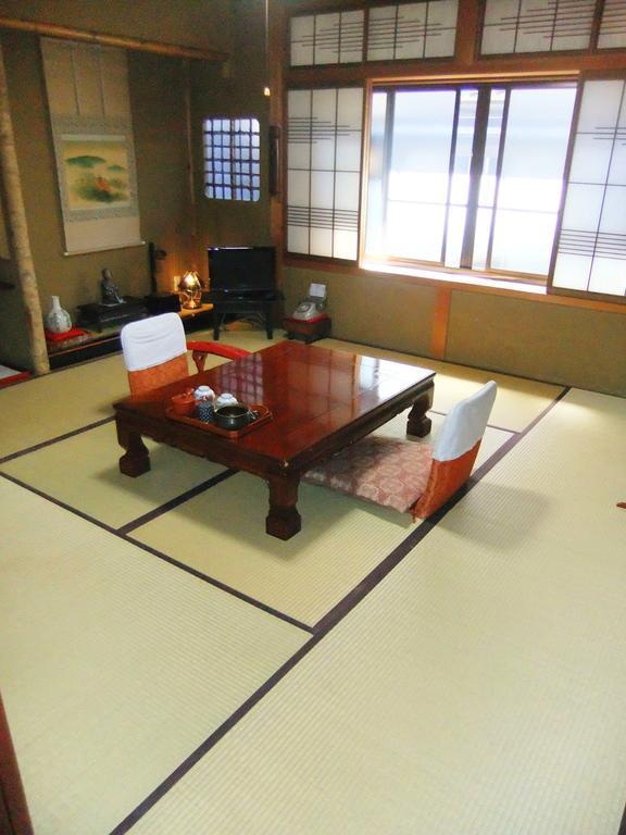 Sumiyoshi Ryokan Takayama  Pokój zdjęcie
